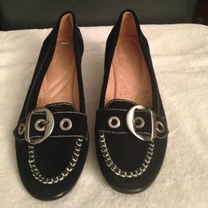 Black leather naturalizer shoes
